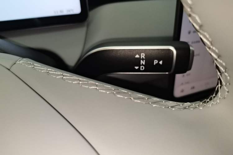 Used Nio ET5T 2025 75 kWh Touring Gear Lever