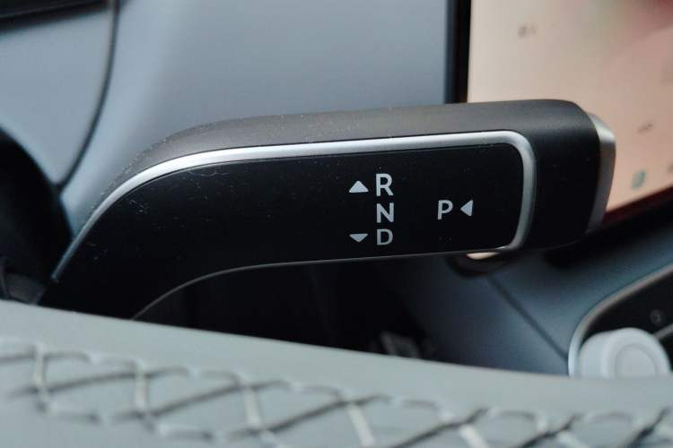 Used Nio ET5T 2025 75 kWh Touring Gear Lever