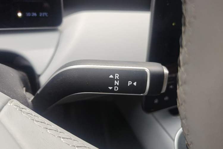 Used Nio ET5T 2025 75 kWh Touring Gear Lever