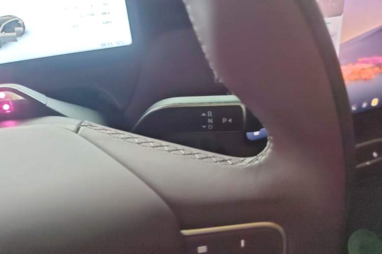 Used Nio ET5T 2025 75 kWh Touring Gear Lever