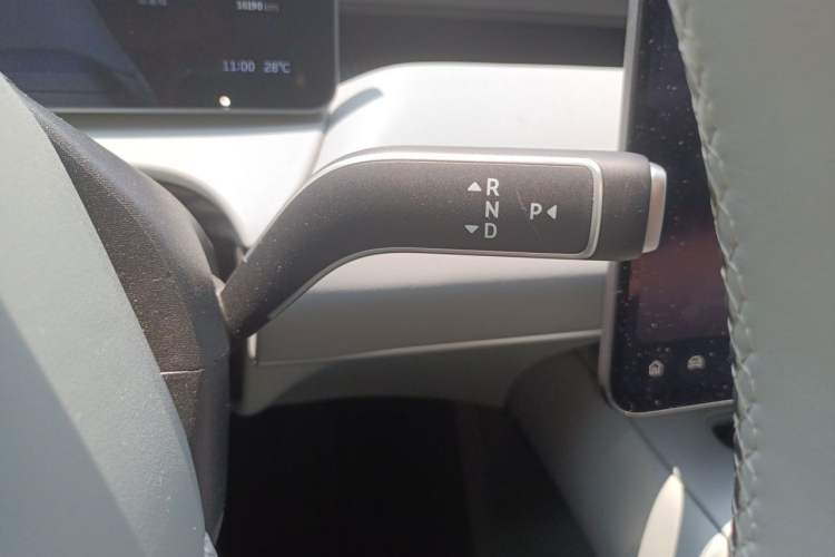 Used Nio ET5T 2025 75 kWh Touring Gear Lever