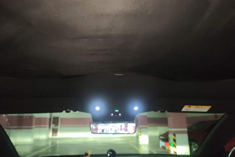 Used Nio ET5T 2025 75 kWh Touring Headliner