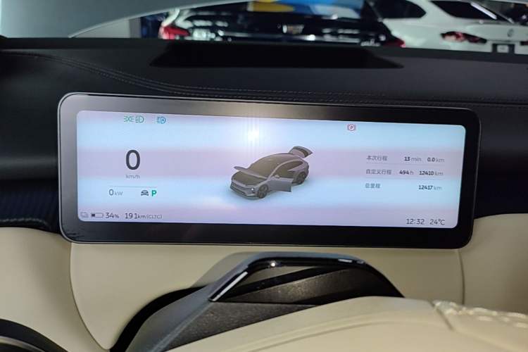 Used Nio ET5T 2025 75 kWh Touring Instrument Cluster