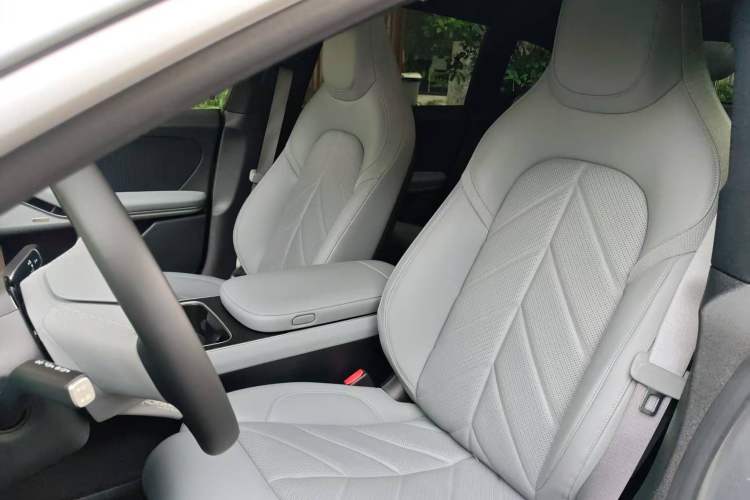 Used Nio ET5T 2025 75 kWh Touring Interior 1