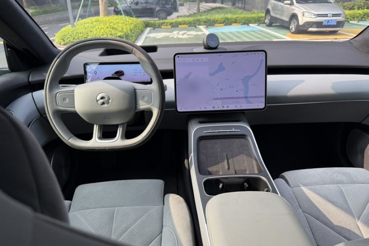 Used Nio ET5T 2025 Model Champion Commemorative Edition, 75kWh Touring Interior 2