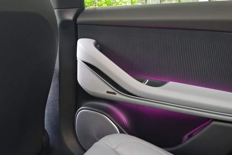 Used Nio ET5T 2025 75 kWh Touring Interior 6