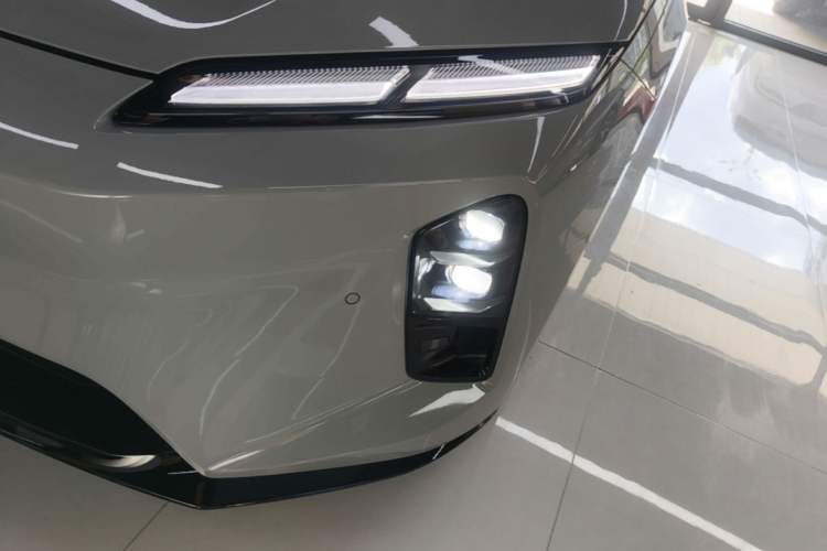 Used Nio ET5T 2025 75 kWh Touring Left Front Headlight