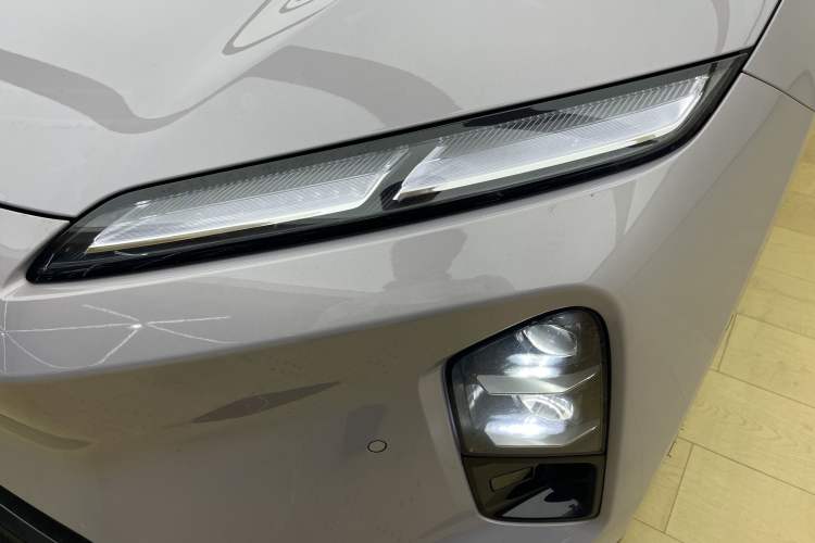 Used Nio ET5T 2025 75 kWh Touring Left Front Headlight
