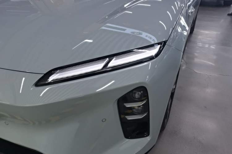 Used Nio ET5T 2025 75 kWh Touring Left Front Headlight