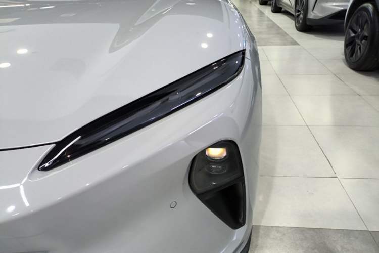 Used Nio ET5T 2025 75 kWh Touring Left Front Headlight