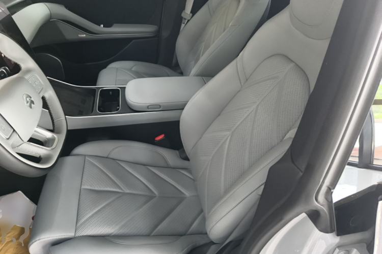 Used Nio ET5T 2025 75 kWh Touring Left Front Seat