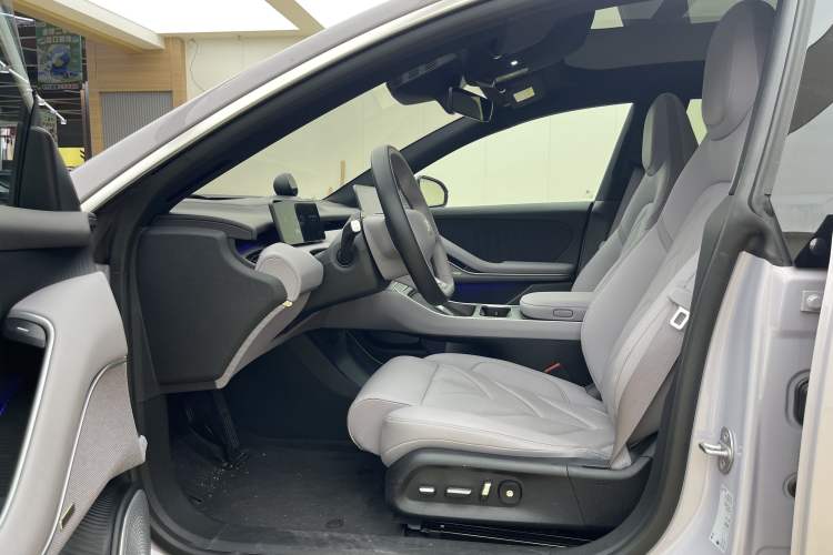 Used Nio ET5T 2025 75 kWh Touring Left Front Seat