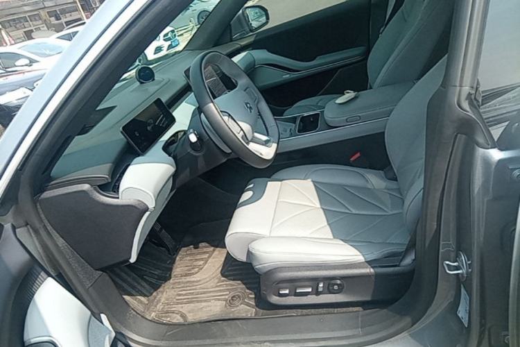 Used Nio ET5T 2025 75 kWh Touring Left Front Seat