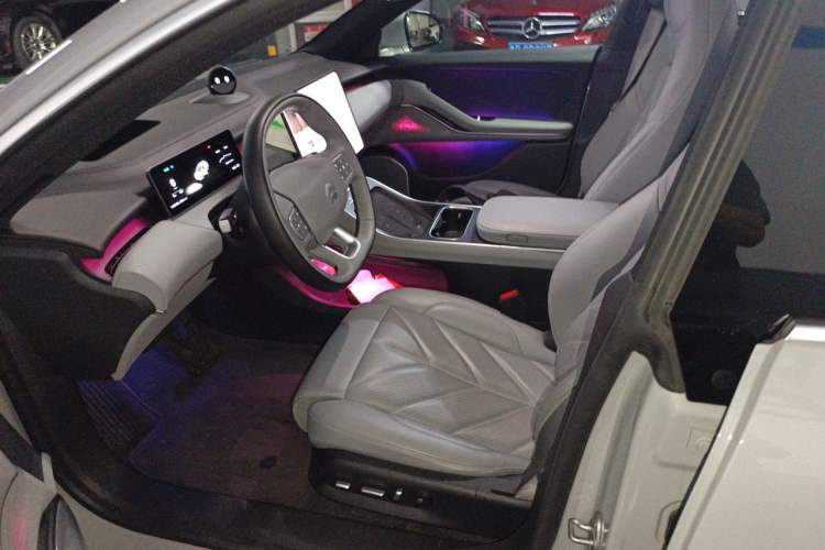 Used Nio ET5T 2025 75 kWh Touring Left Front Seat