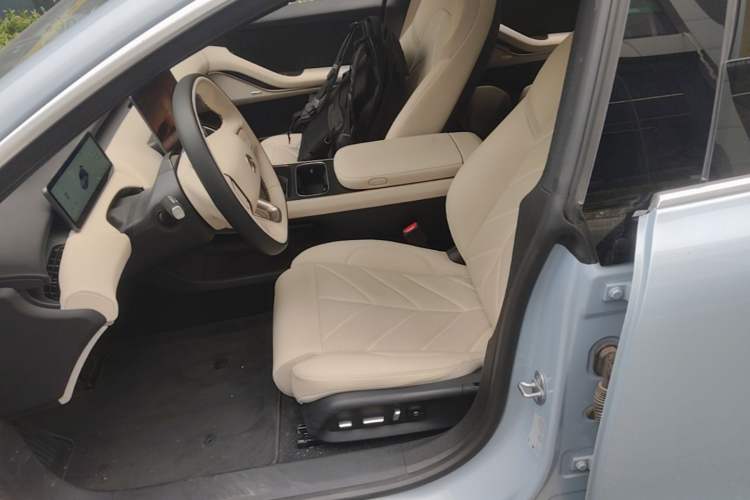 Used Nio ET5T 2025 75 kWh Touring Left Front Seat