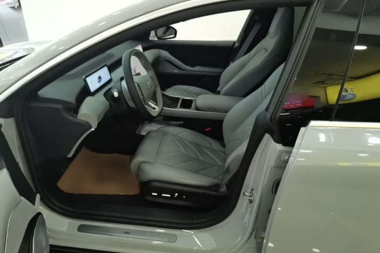 Used Nio ET5T 2025 75 kWh Touring Left Front Seat