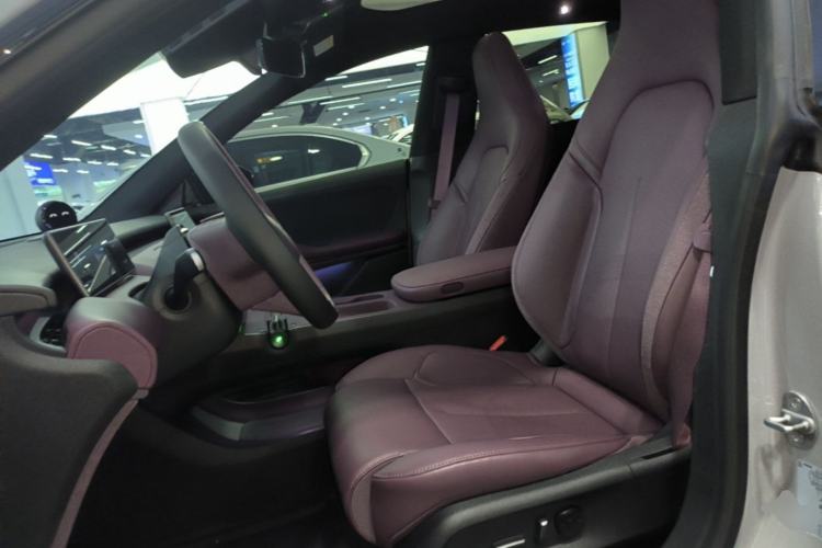 Used Nio ET5T 2025 75 kWh Touring Left Front Seat