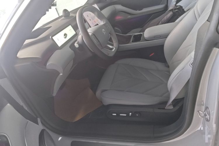 Used Nio ET5T 2025 75 kWh Touring Left Front Seat
