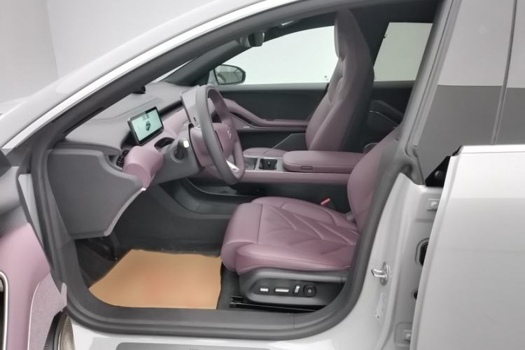 Used Nio ET5T 2025 75 kWh Touring Left Front Seat