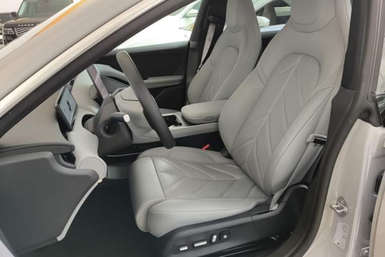 Used Nio ET5T 2025 75 kWh Touring Left Front Seat
