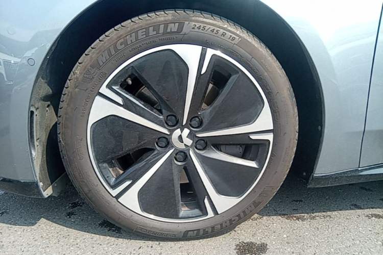 Used Nio ET5T 2025 75 kWh Touring Left Front Wheel Hub