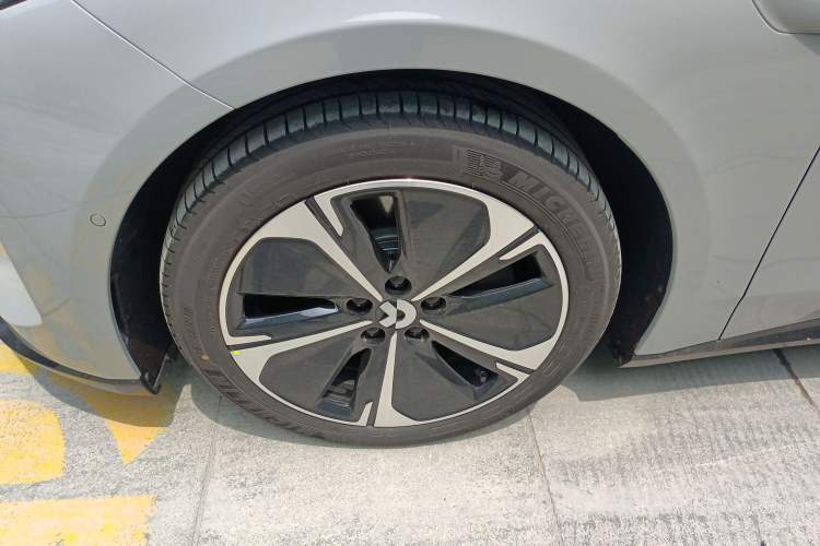 Used Nio ET5T 2025 100kWh Touring Left Front Wheel Hub