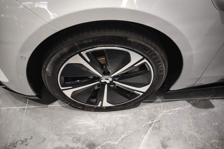 Used Nio ET5T 2025 75 kWh Touring Left Front Wheel Hub