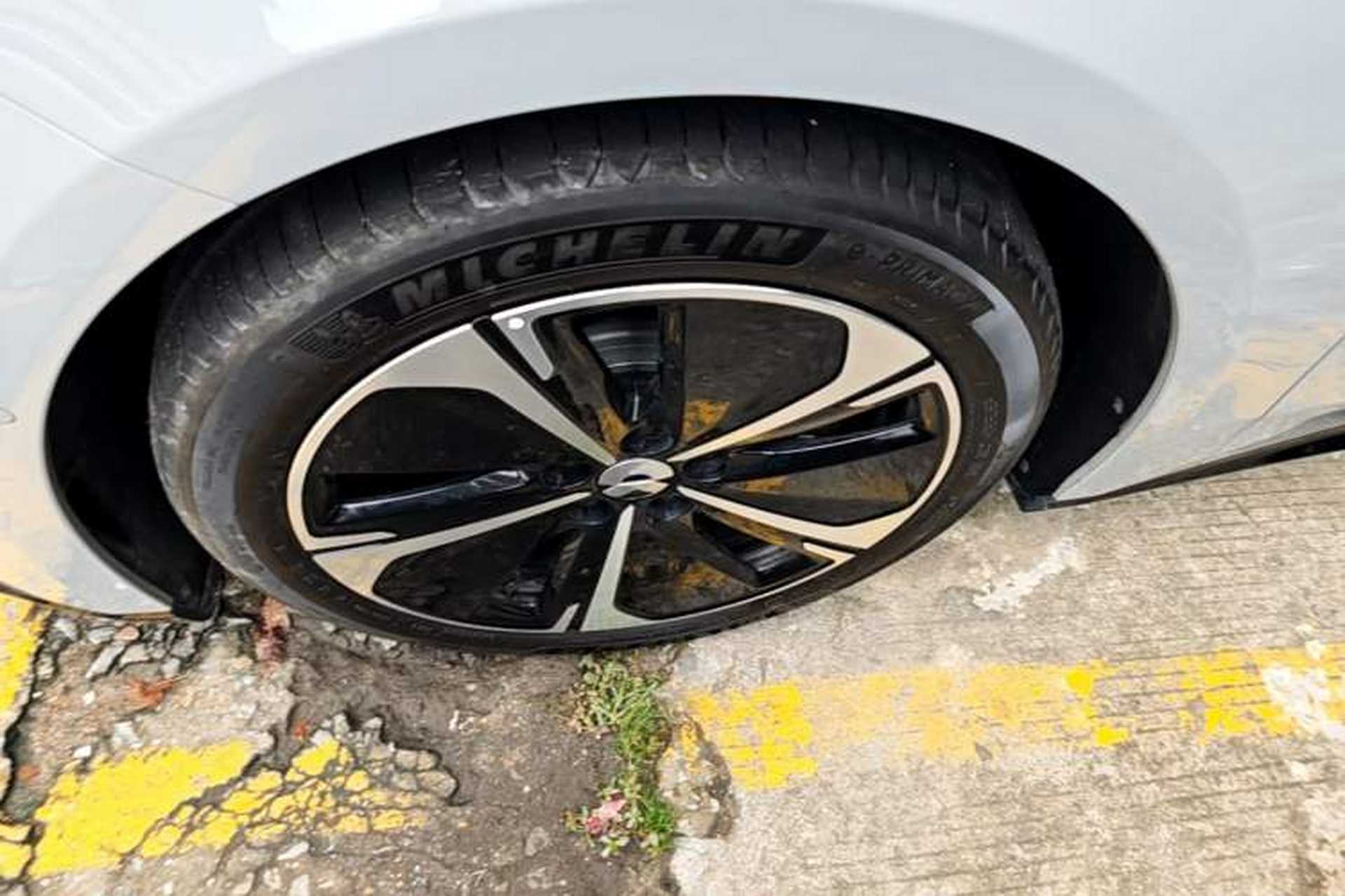Used Nio ET5T 2025 75 kWh Touring Left Front Wheel Hub
