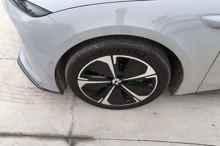 Used Nio ET5T 2025 75 kWh Touring Left Front Wheel Hub
