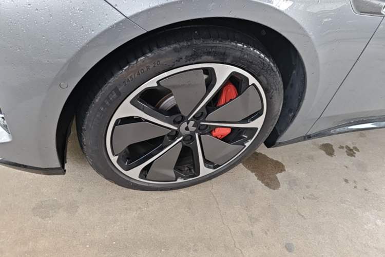 Used Nio ET5T 2025 75 kWh Touring Left Front Wheel Hub