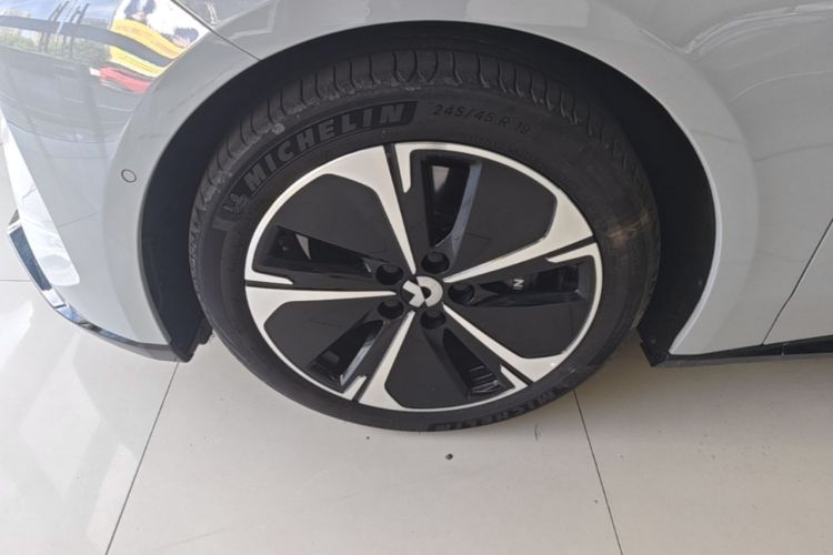 Used Nio ET5T 2025 75 kWh Touring Left Front Wheel Hub