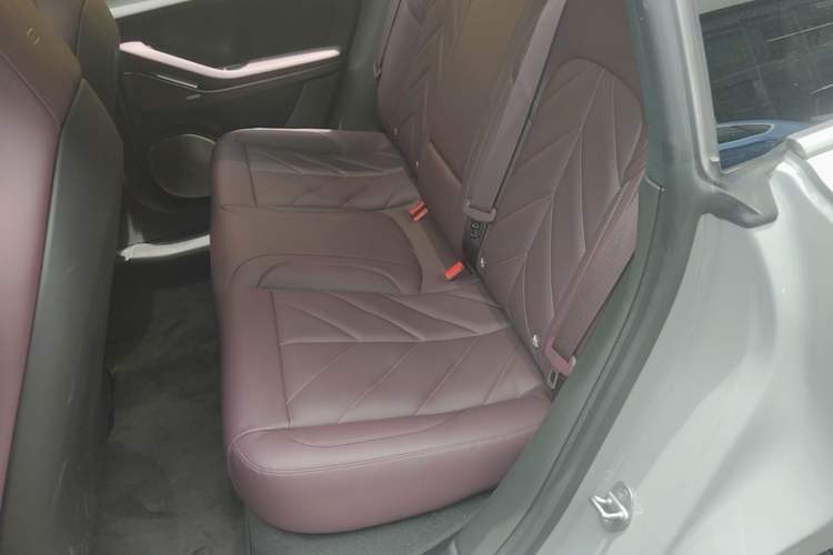 Used Nio ET5T 2025 75 kWh Touring Left Rear Seat