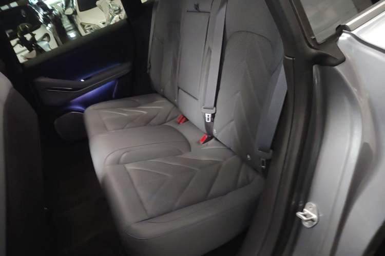 Used Nio ET5T 2025 75 kWh Touring Left Rear Seat