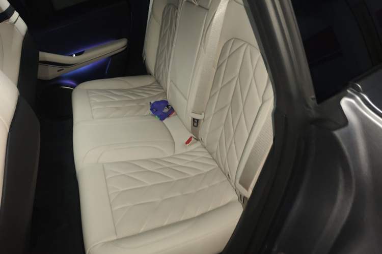 Used Nio ET5T 2025 75 kWh Touring Left Rear Seat