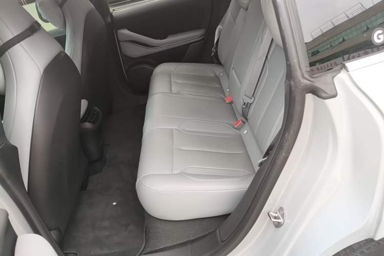 Used Nio ET5T 2025 75 kWh Touring Left Rear Seat