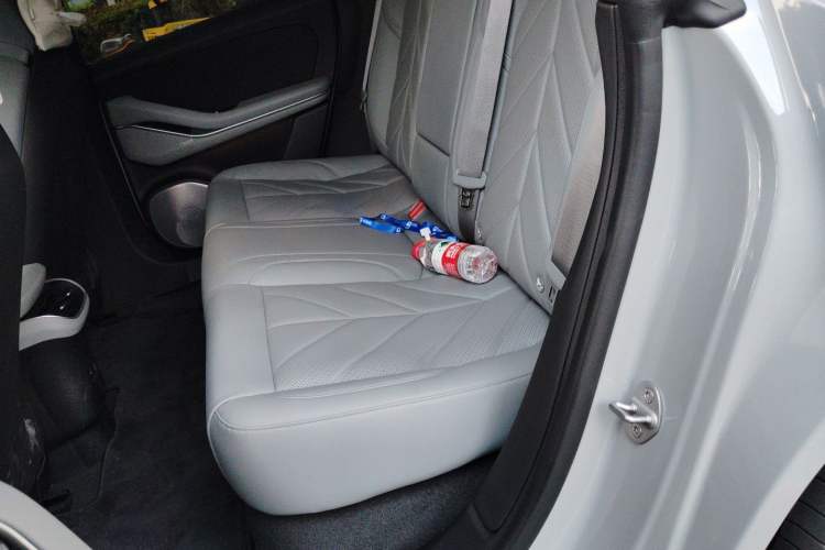 Used Nio ET5T 2025 75 kWh Touring Left Rear Seat