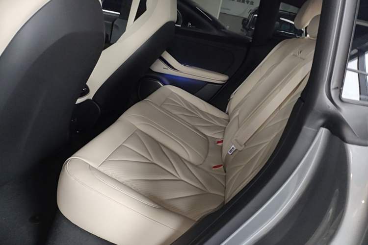 Used Nio ET5T 2025 75 kWh Touring Left Rear Seat
