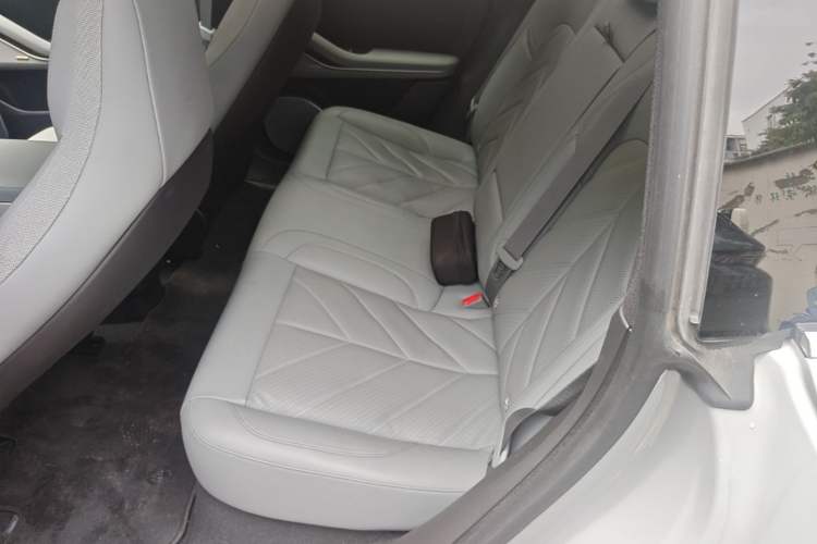 Used Nio ET5T 2025 75 kWh Touring Left Rear Seat