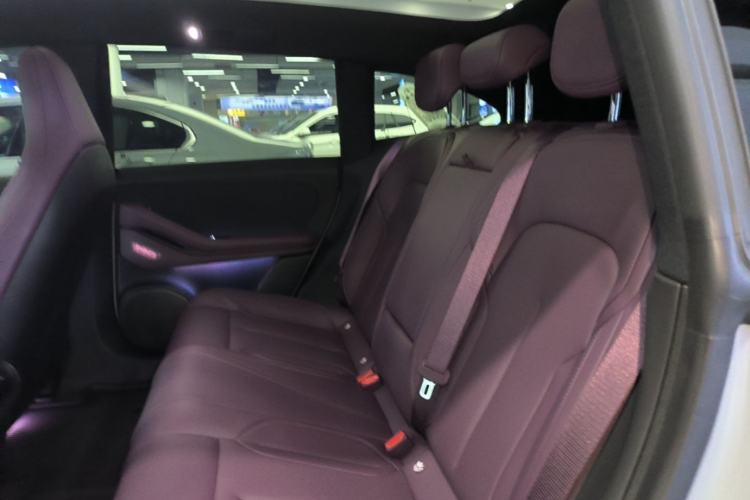 Used Nio ET5T 2025 75 kWh Touring Left Rear Seat