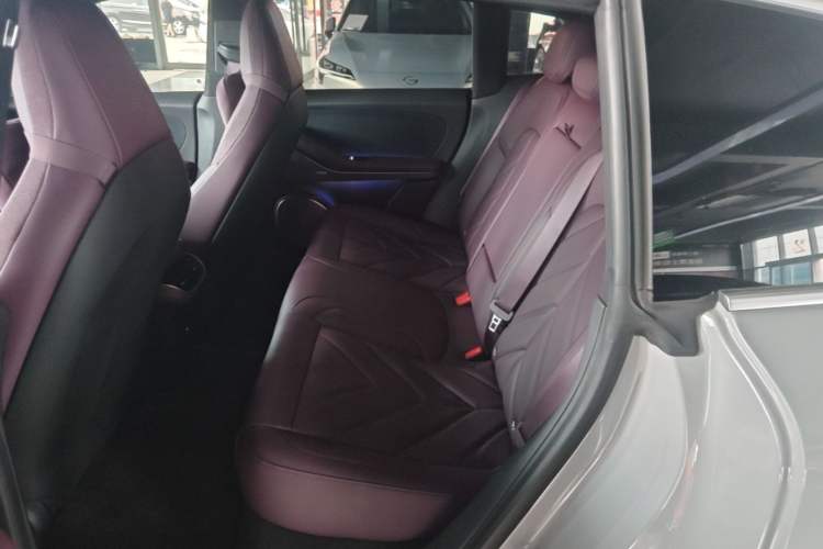 Used Nio ET5T 2025 75 kWh Touring Left Rear Seat