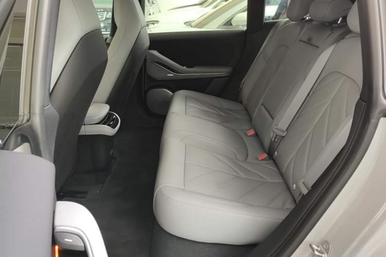 Used Nio ET5T 2025 75 kWh Touring Left Rear Seat