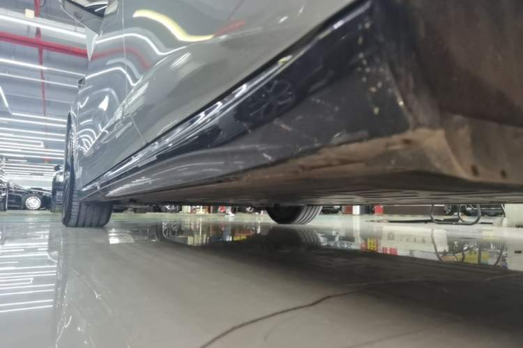 Used Nio ET5T 2025 75 kWh Touring Left Side Sill