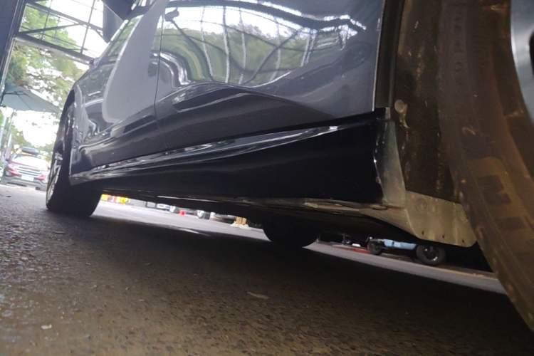 Used Nio ET5T 2025 75 kWh Touring Left Side Sill