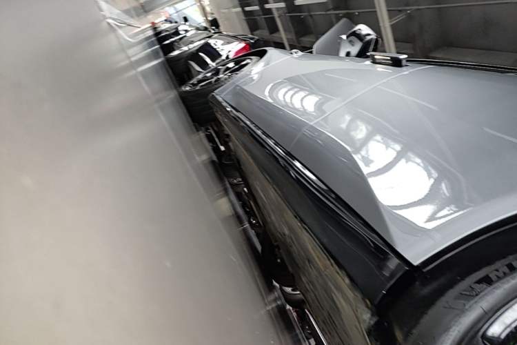 Used Nio ET5T 2025 75 kWh Touring Left Side Sill