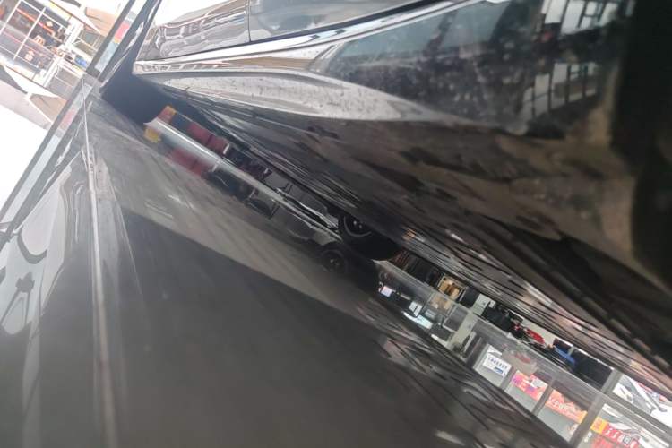 Used Nio ET5T 2025 75 kWh Touring Left Side Sill