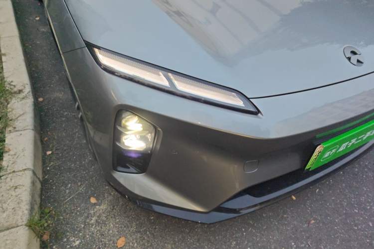 Used Nio ET5T 2025 Model Champion Commemorative Edition, 75kWh Touring Right Front Headlight