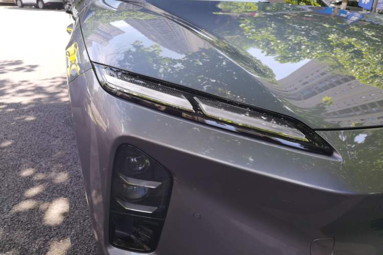 Used Nio ET5T 2025 Model Champion Commemorative Edition, 75kWh Touring Right Front Headlight