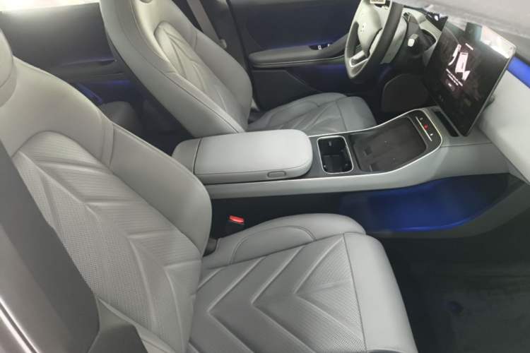 Used Nio ET5T 2025 75 kWh Touring Right Front Seat
