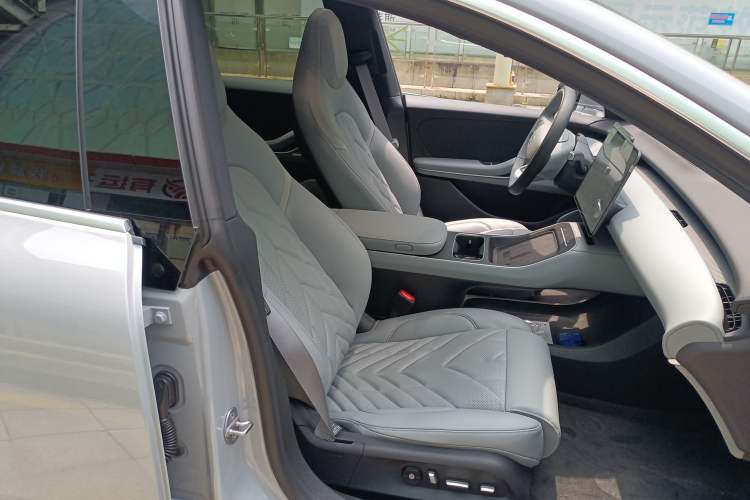 Used Nio ET5T 2025 100kWh Touring Right Front Seat