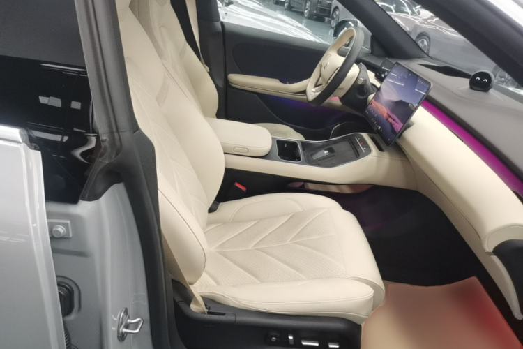 Used Nio ET5T 2025 75 kWh Touring Right Front Seat